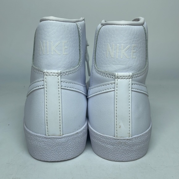Used Nike Women's Blazer Mid 77 Athletic Shoes Triple White CZ1055-117 - Picture 4 of 8